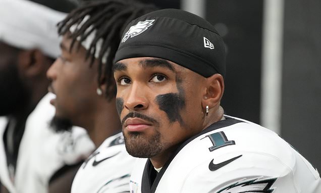 Cowboys vs Eagles NFL LIVE: Play-by-play action as unbeaten Philadelphia host Dallas