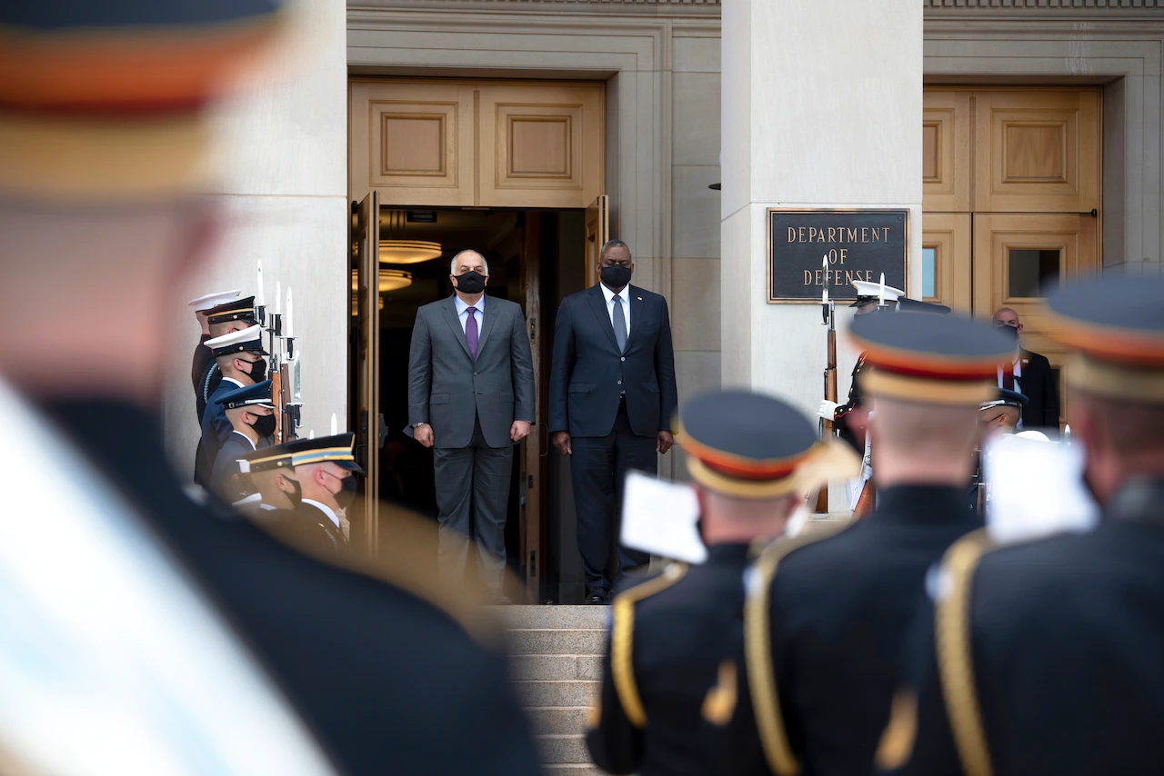 U.S., Qatari Defense Leaders Discuss Afghanistan, Other Issues at Pentagon Meeting