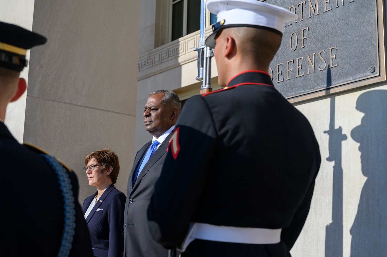 U.S., German Leaders Talk at Pentagon, Visit Carrier in Norfolk