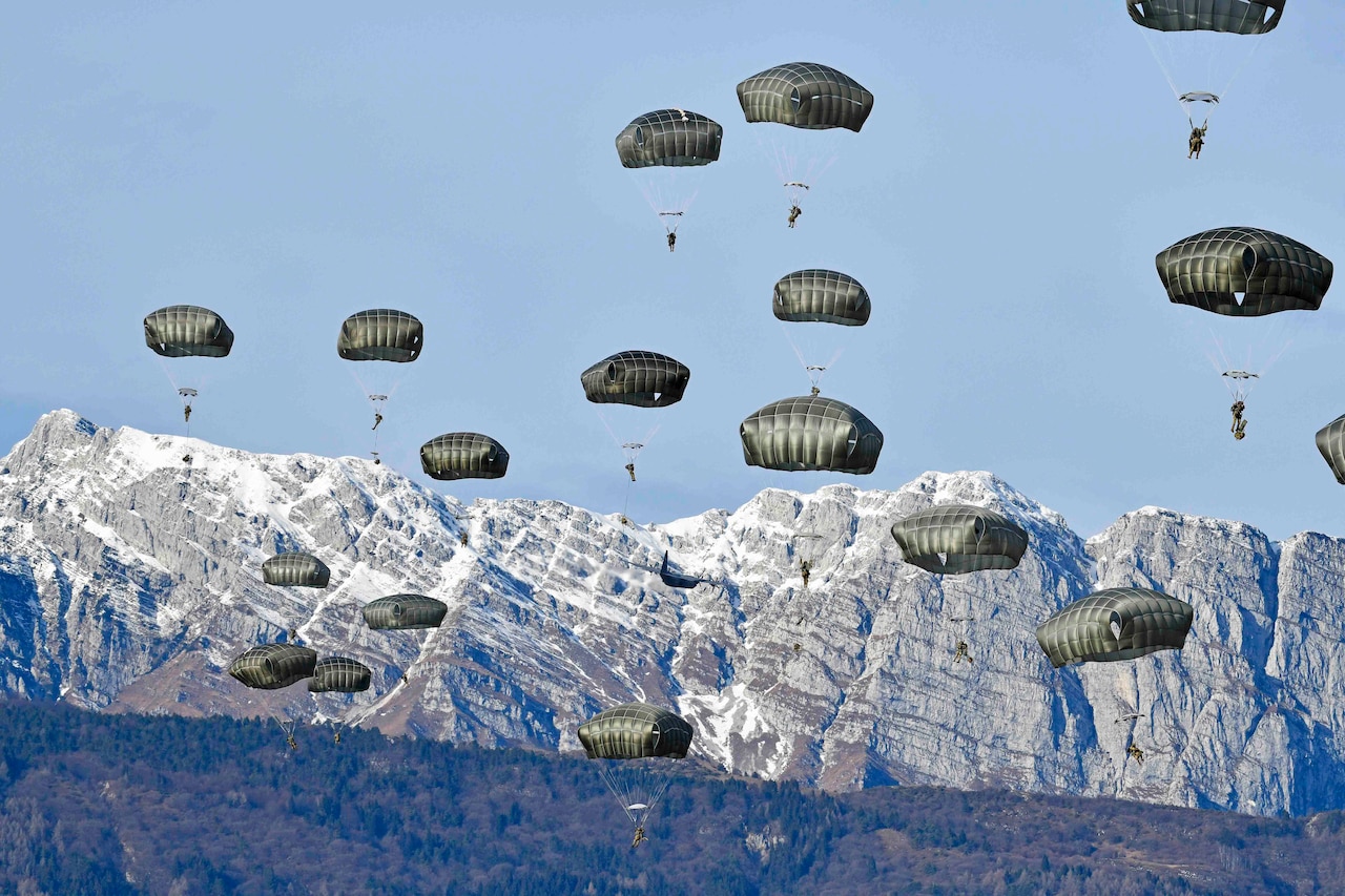 Master Jumpers: 173rd Airborne's Sky Soldiers