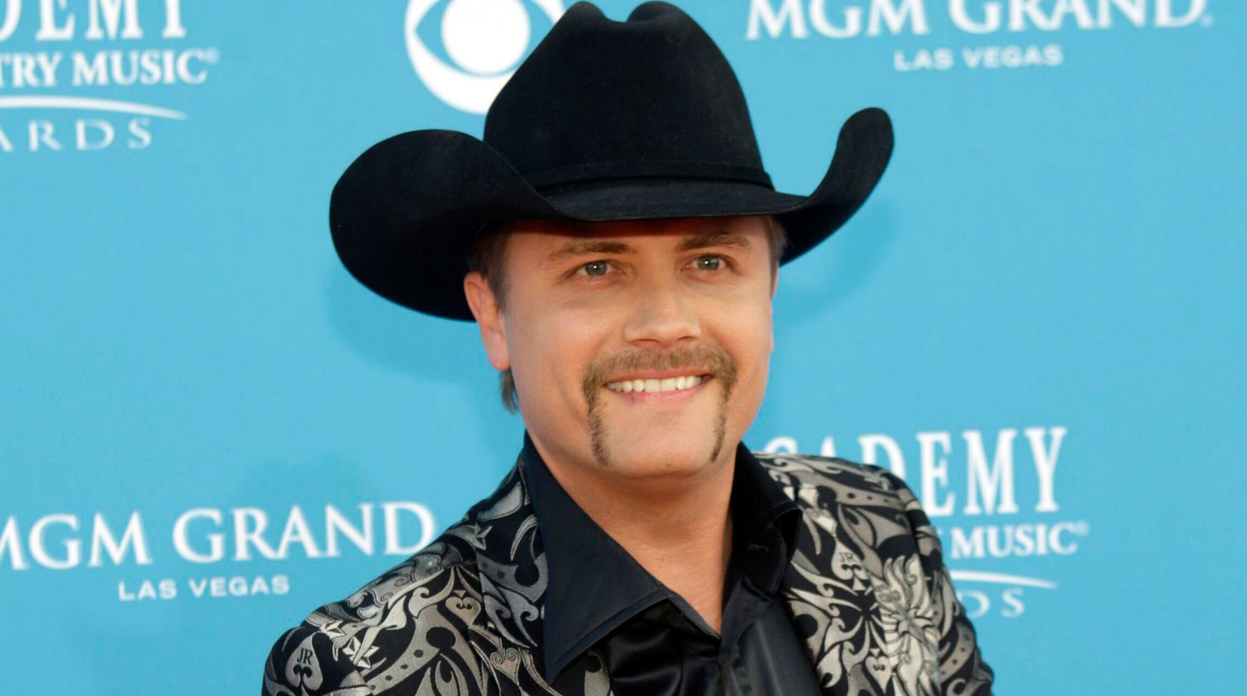 Country Star Compares Teachers To Pedophiles In Speech Backing Tennessee Book Ban