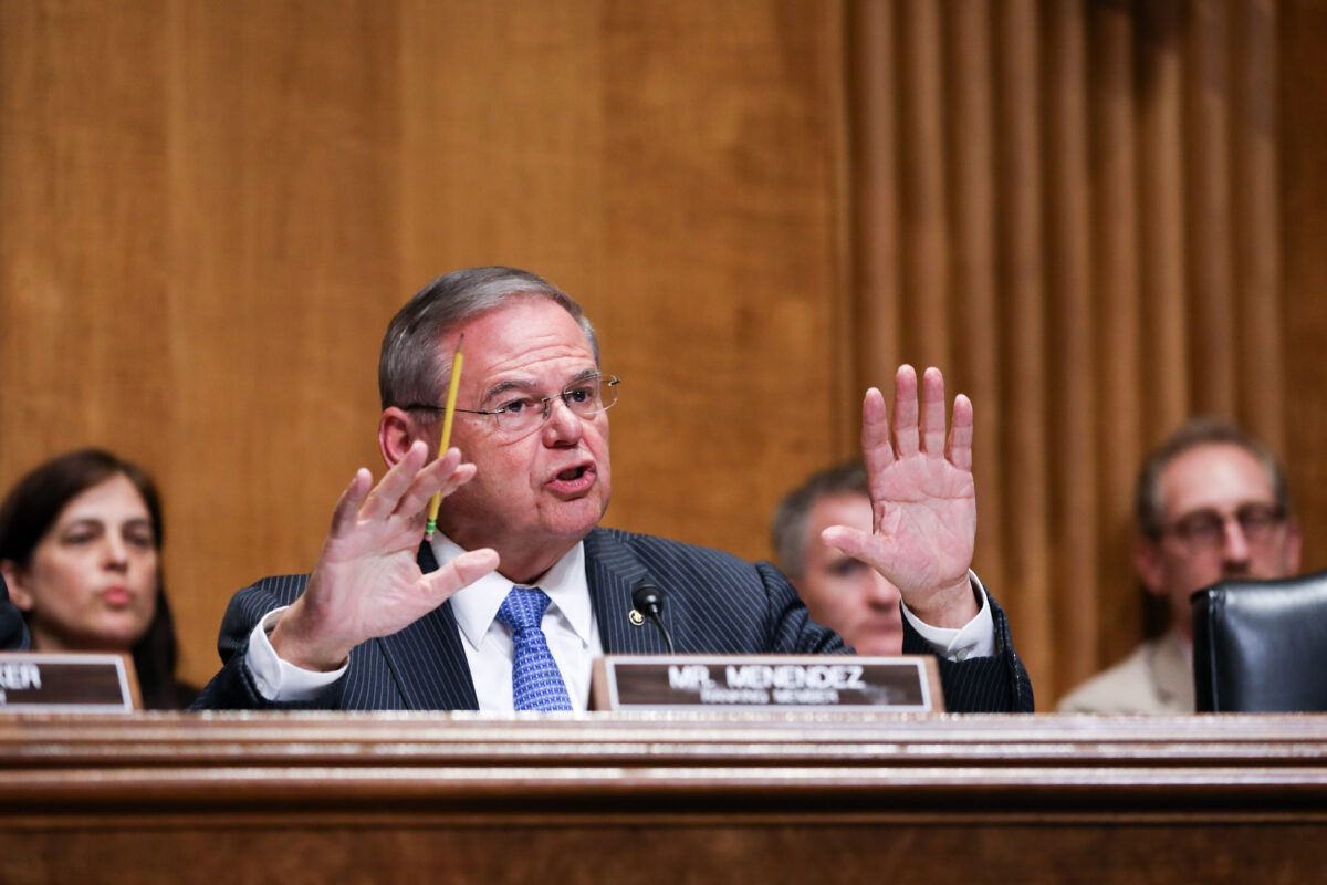 Top Democrat Rebuffs Biden’s Potential F-16 Sale to Turkey