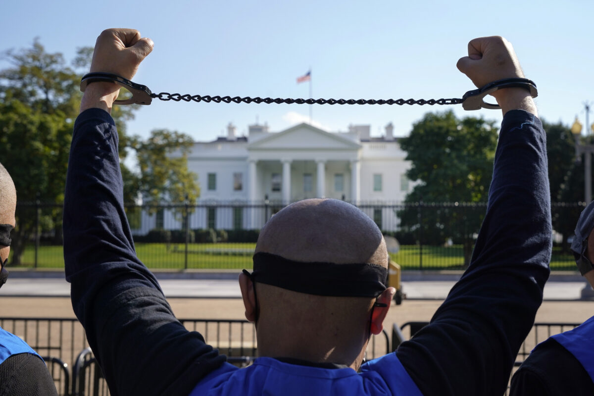 Bipartisan Group Proposes Bill to Grant Uyghurs Priority Refugee Status