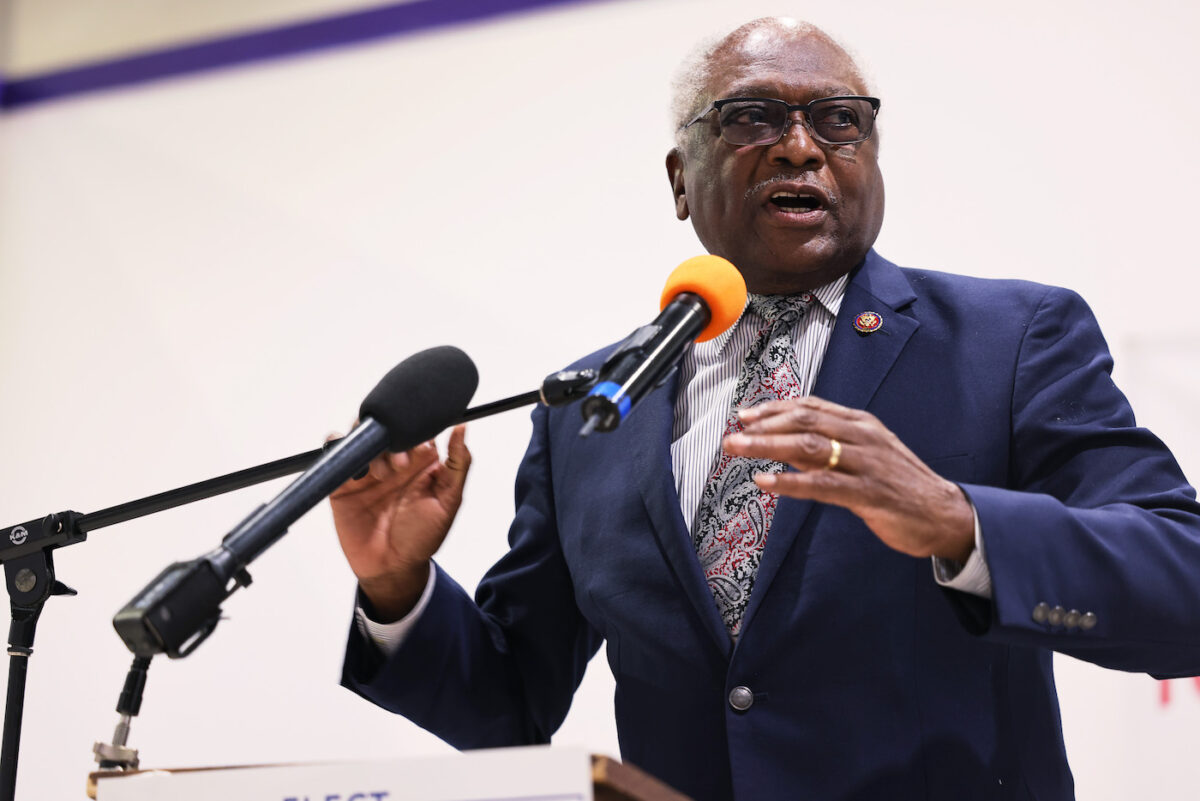 McCarthy Should Make Deal With Democrats to Win Speakership: Clyburn