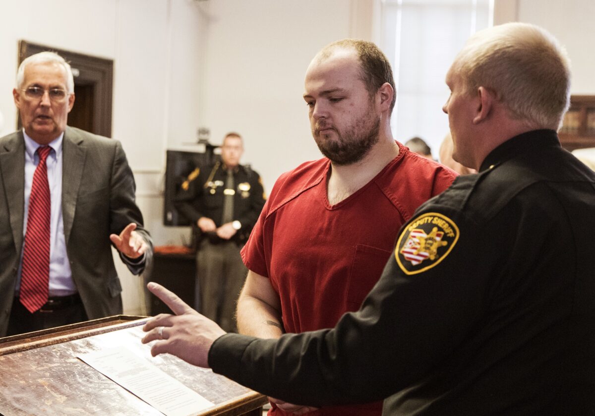 Massacre Defendant to Wear Electronic Stun Vest