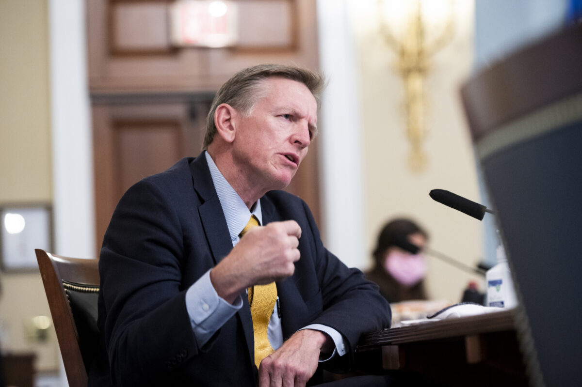Gosar to Vows Probe of Border ‘Invasion’ as He Takes Seat on Key Oversight Committee