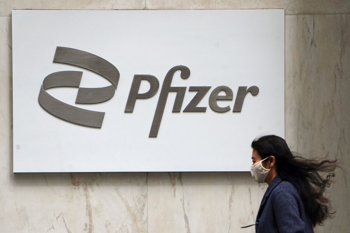 Pfizer Forecasts Weak 2023 Sales of COVID-19 Products