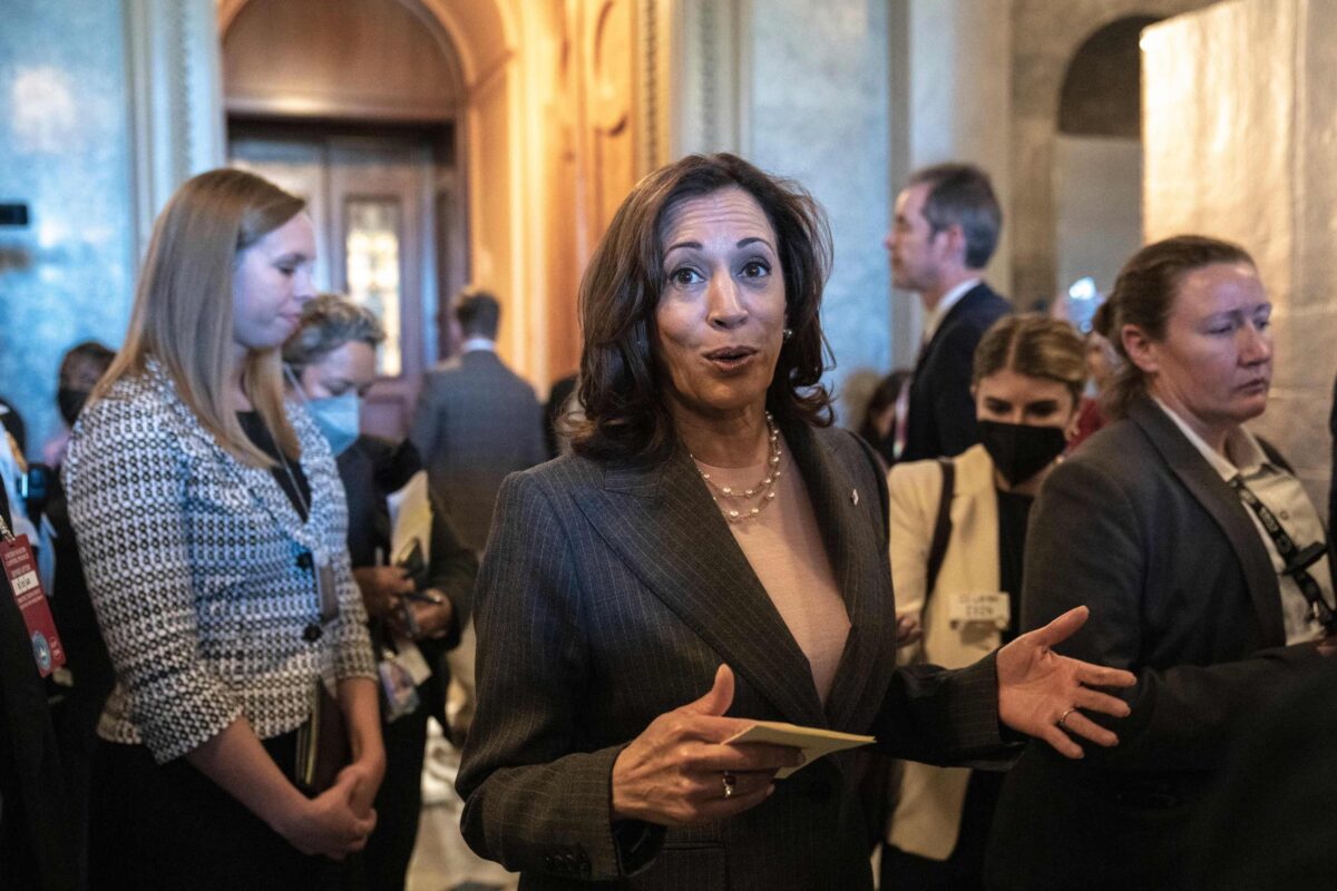 21 Senate Republicans Join Democrats to Clear Path for Short-Term Continuing Resolution
