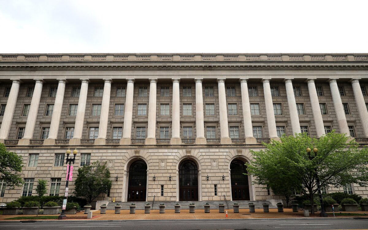 IRS Warning Americans to Report $600 Transactions From Payment Processors or Risk Facing Audit