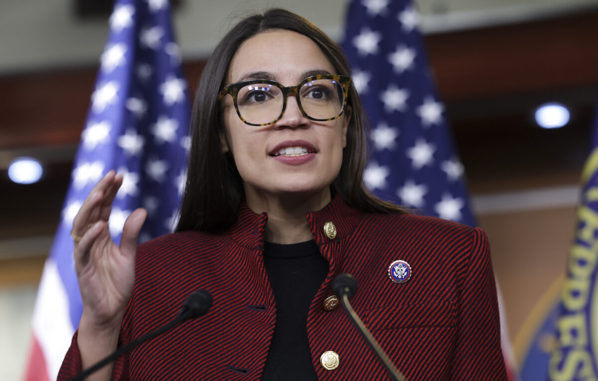 AOC to Serve as No. 2 Democrat on House Oversight Committee