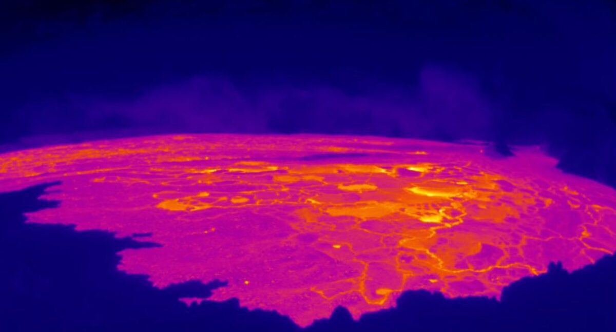 US Agency Issues ‘Code: RED’ Warning After Hawaii’s Mauna Loa Volcano Erupts for 1st Time in 40 Years