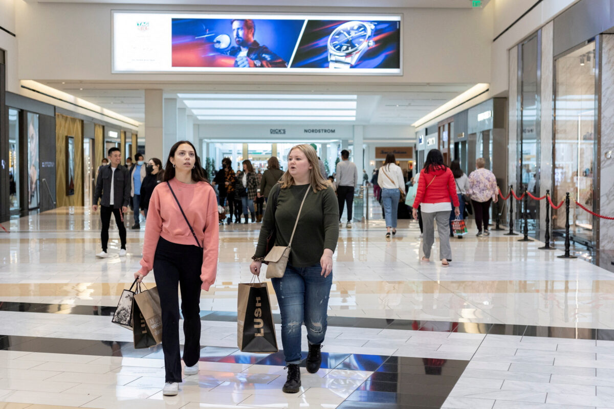 US Economy Cools as Fourth-Quarter GDP Growth Rate Slows to 2.9 Percent