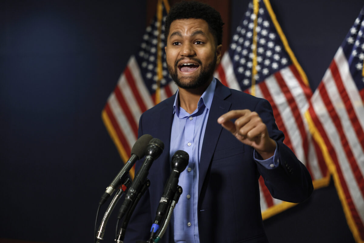 Democrats Introduce Bill to Open DOJ Office to Provide Gun Violence Data to Other Agencies