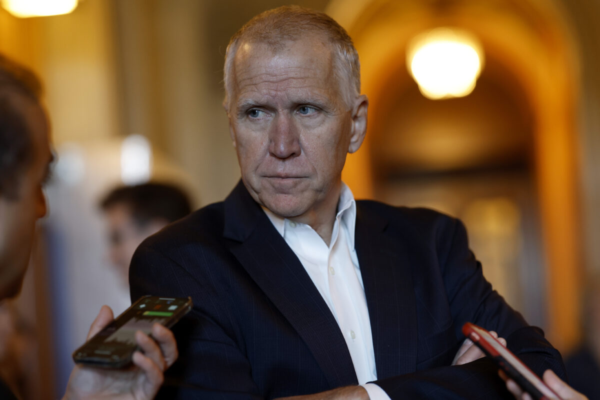 Senator Reveals Details of Proposal to Secure Border, Grant Illegal Immigrants Citizenship
