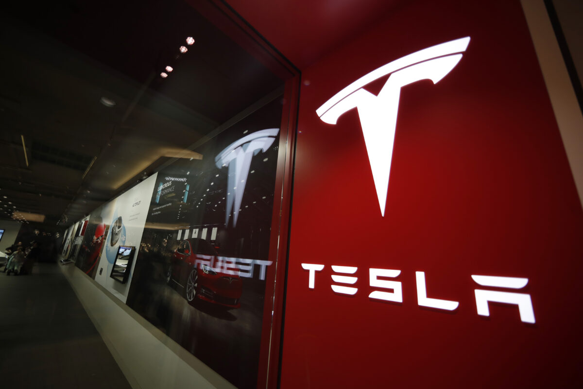 LIVE 10 AM ET: Tesla Trial Continues on Jan. 20