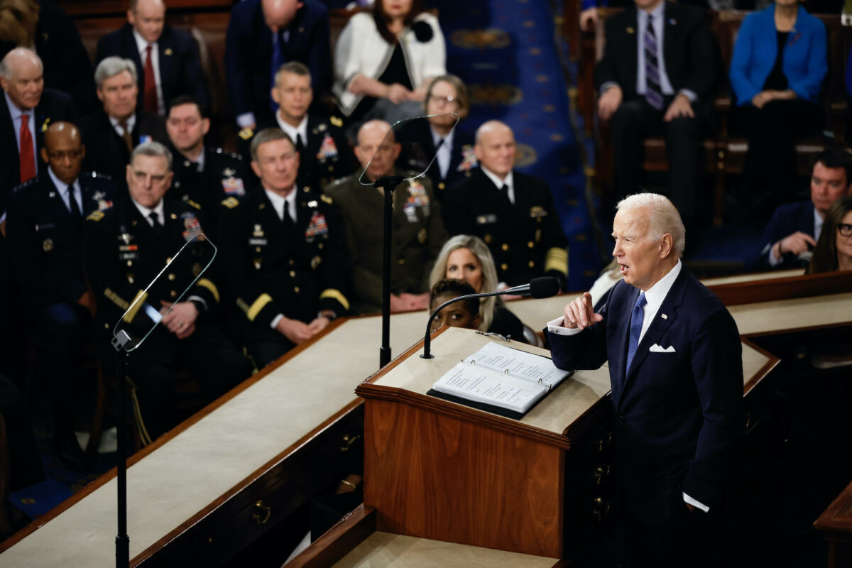 Biden Chastises Republicans in State of the Union, Prompting Boos, Heckling