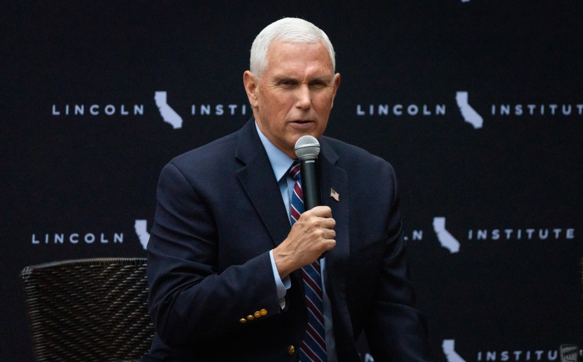 Carlson, Pence Spar Over Ukraine at Campaign Event