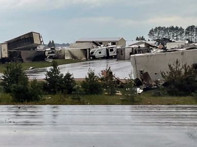 Tornado wreaks havoc in northern Michigan community