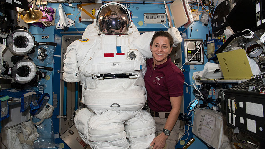 Crew Splits Day on Spacesuits and Space Science