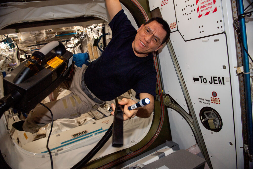 Rubio Spends One Full Year in Space; Cleaning and Maintenance Tasks Top Thursday’s Schedule