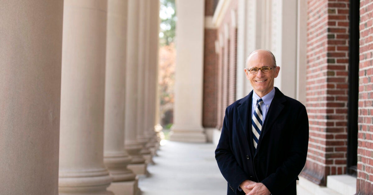Thomas Hollister to step down as University CFO